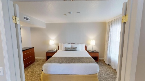 Chase Suites Hotel In Newark image 19