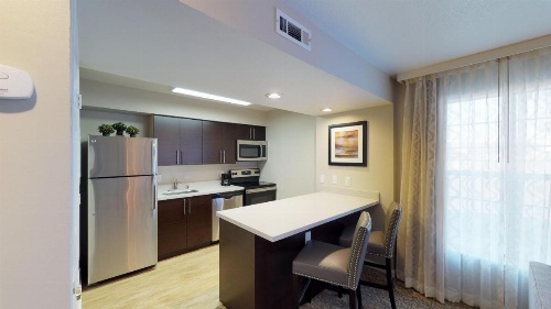Chase Suites Hotel In Newark image 25