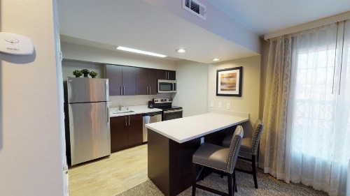 Chase Suites Hotel In Newark image 26